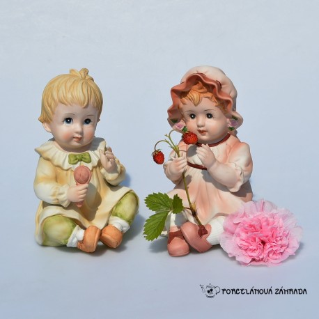 SADA 2 ks Porcelánové sošky Dieťa s hrkálkou + Dieťa  v čepčeku KW 1806, Lefton China 16 cm, biskvit