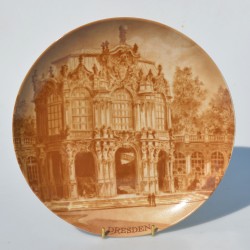 Porcelánový tanier 