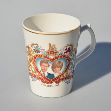 Porcelánový hrnček 