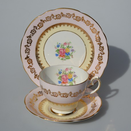 Starožitný porcelánový trojset Kvety
