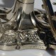 Kovový svietnik postriebrený