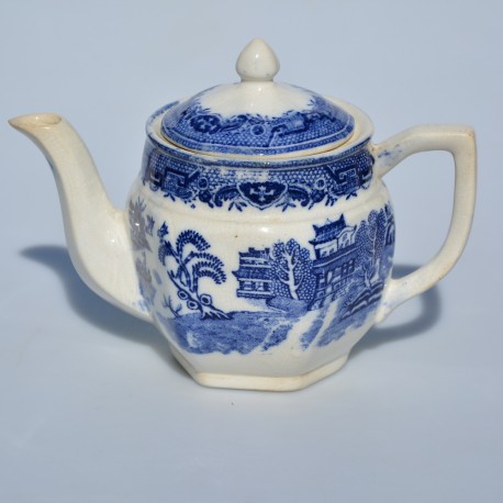 Porcelánový čajník
