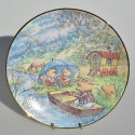 Porcel&aacute;nov&yacute; tanier Snap Happy, Danbury Mint 21 cm