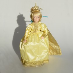 Porcelánová bábika 