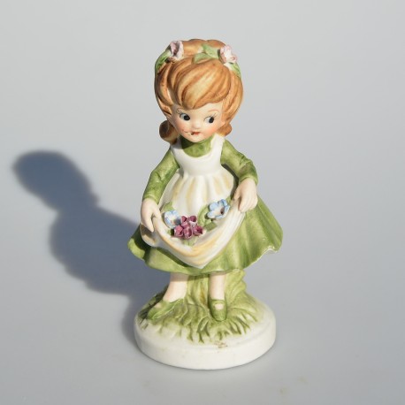 Porcelánová soška Dievčatko 