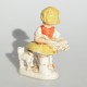 Starožitná porcelánová soška