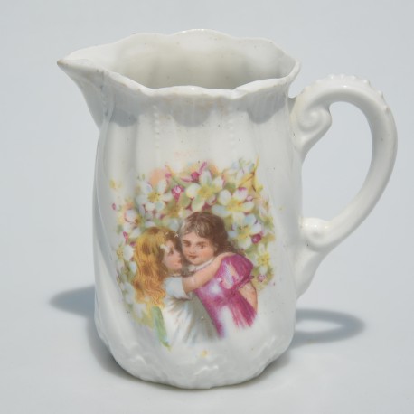 Starožitná porcelánová mliekovka, džbánik