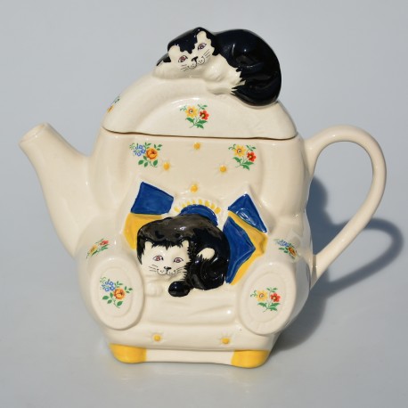 Zberateľský porcelánový čajník 